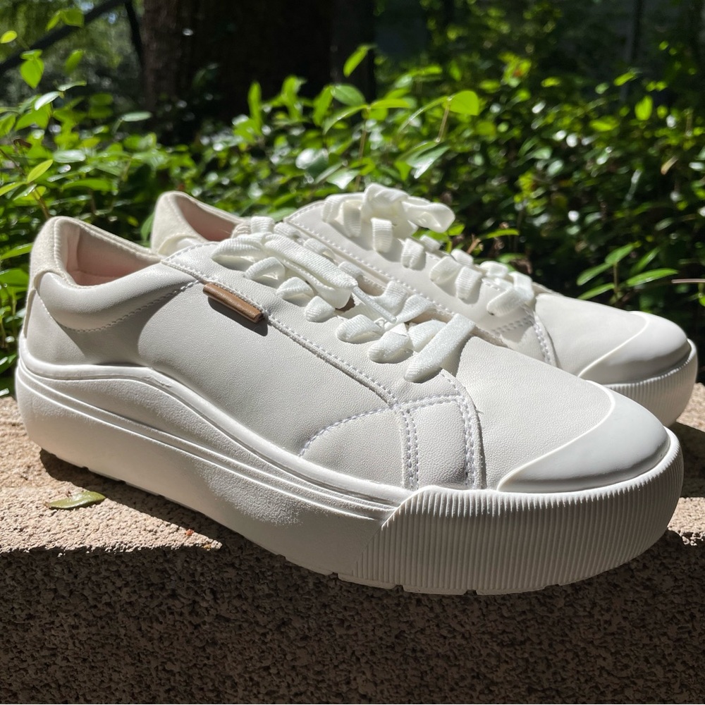 Brand New Dr. Scholls White Sneakers